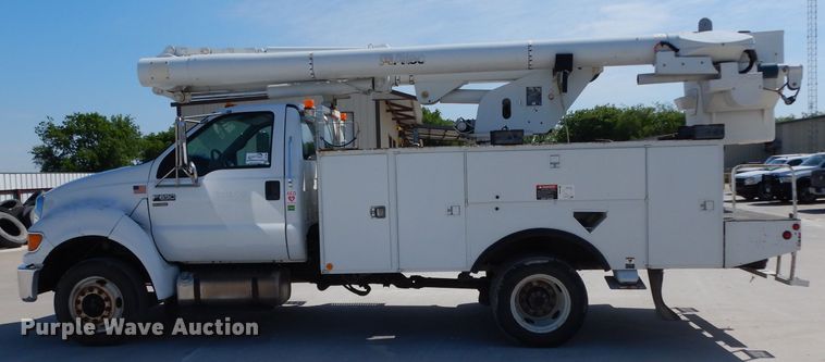 image for item DH2464 2009 Ford F650 Super Duty bucket truck