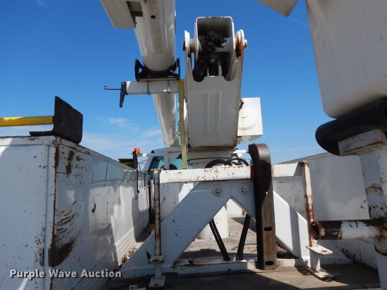 image for item DH2464 2009 Ford F650 Super Duty bucket truck