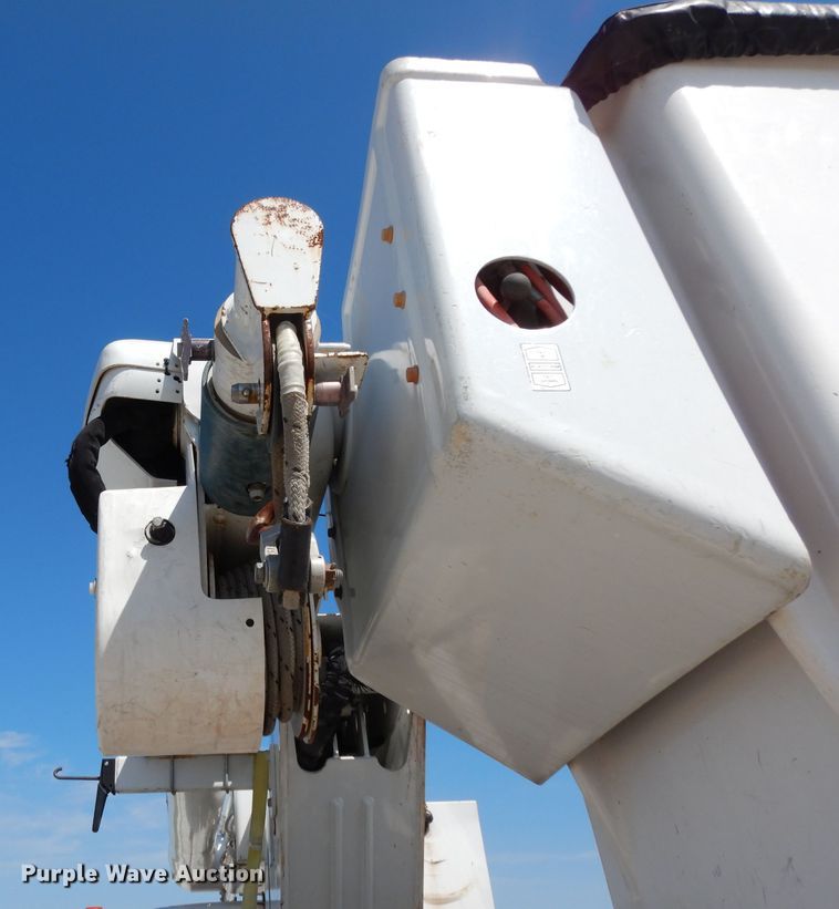 image for item DH2464 2009 Ford F650 Super Duty bucket truck