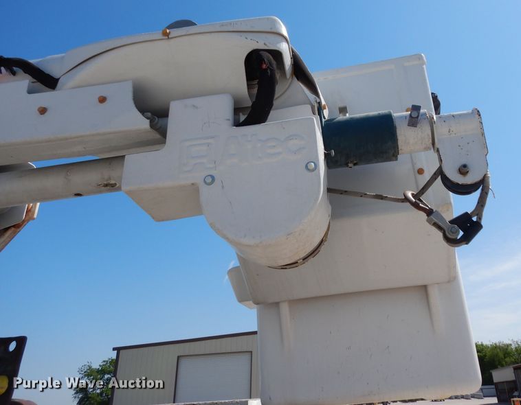 image for item DH2464 2009 Ford F650 Super Duty bucket truck