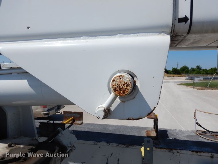 image for item DH2464 2009 Ford F650 Super Duty bucket truck