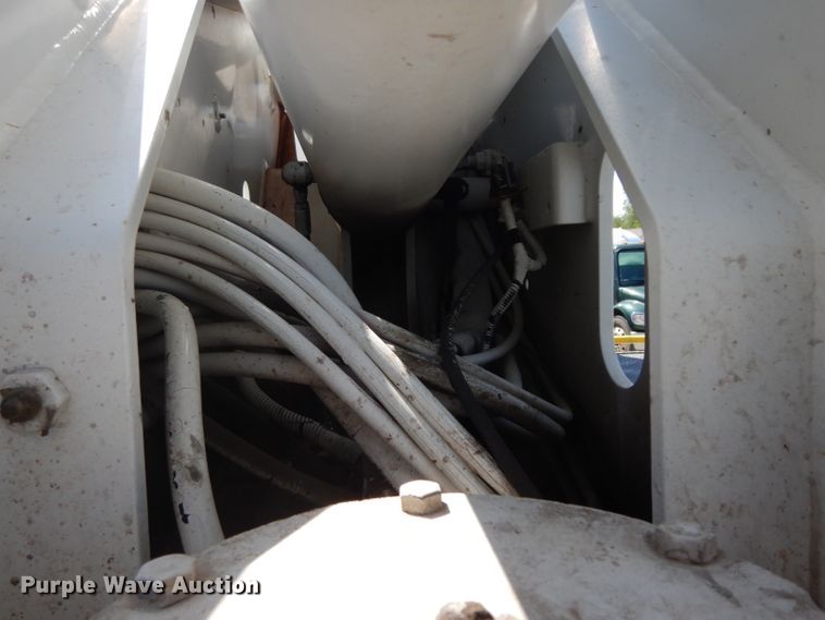 image for item DH2464 2009 Ford F650 Super Duty bucket truck