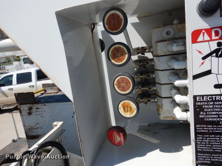 image for item DH2464 2009 Ford F650 Super Duty bucket truck