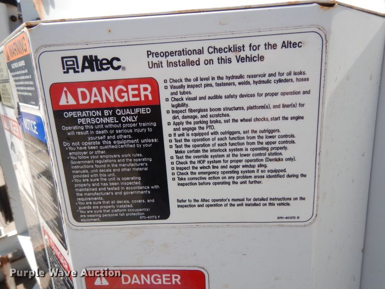 image for item DH2464 2009 Ford F650 Super Duty bucket truck