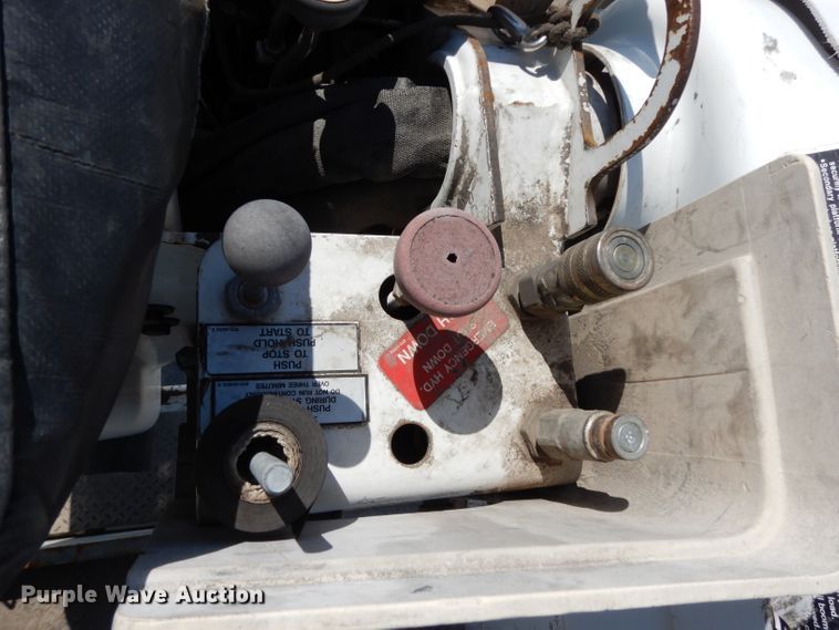 image for item DH2464 2009 Ford F650 Super Duty bucket truck