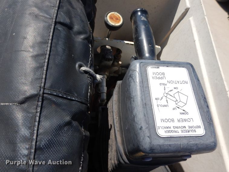 image for item DH2464 2009 Ford F650 Super Duty bucket truck