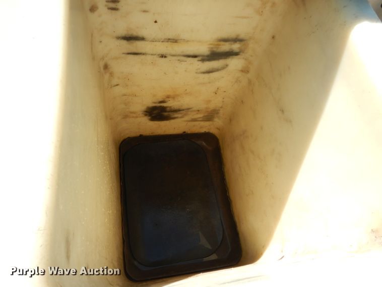 image for item DH2464 2009 Ford F650 Super Duty bucket truck