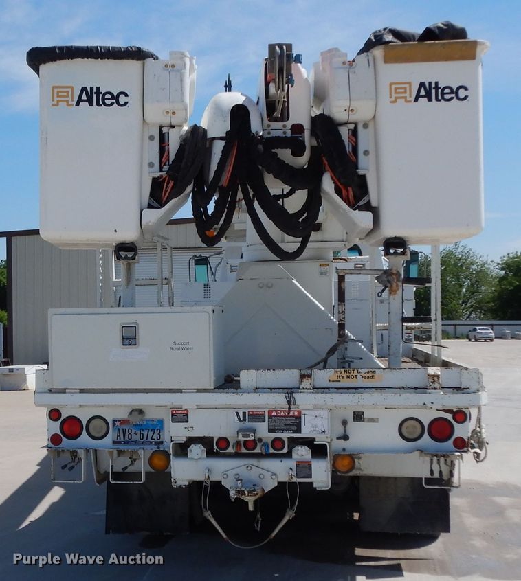 image for item DH2465 2004 Sterling L-Line bucket truck