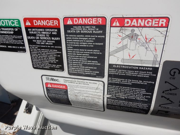 image for item DH2465 2004 Sterling L-Line bucket truck