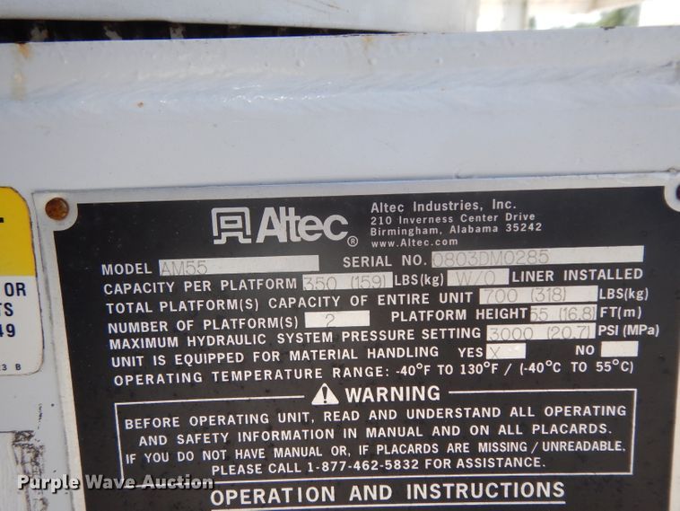 image for item DH2465 2004 Sterling L-Line bucket truck