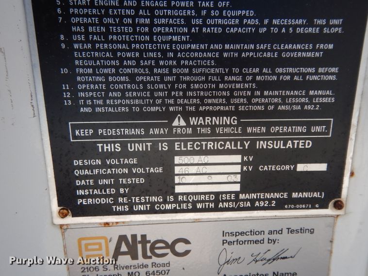 image for item DH2465 2004 Sterling L-Line bucket truck