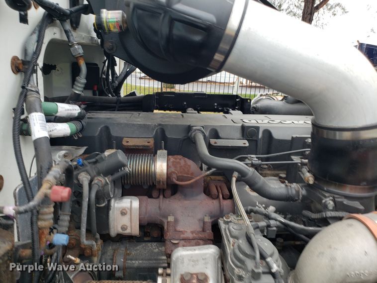 image for item DH5793 2012 Peterbilt 384 semi truck