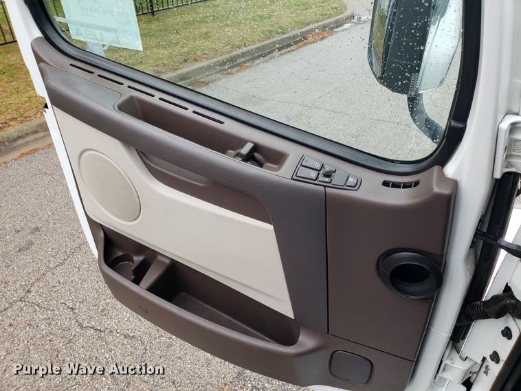 image for item DH5796 2015 Volvo VN semi truck