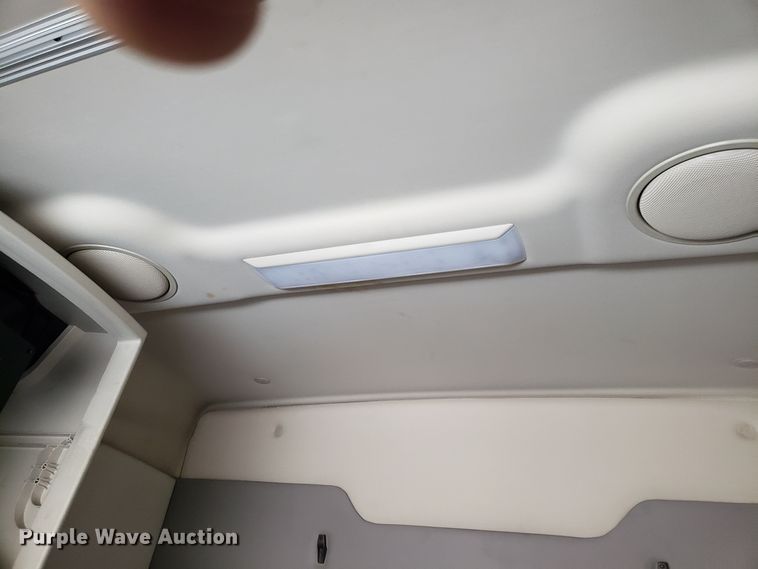 image for item DH5796 2015 Volvo VN semi truck