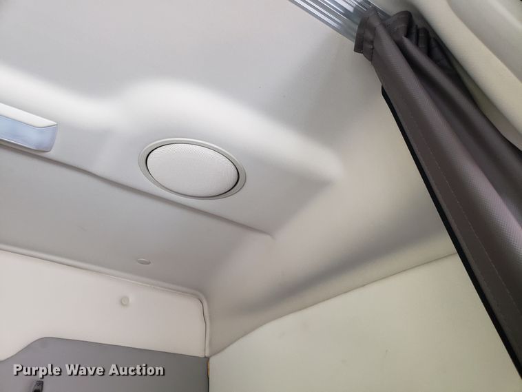 image for item DH5796 2015 Volvo VN semi truck