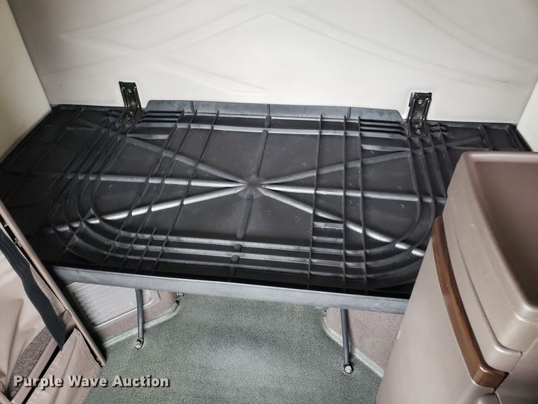 image for item DH5796 2015 Volvo VN semi truck