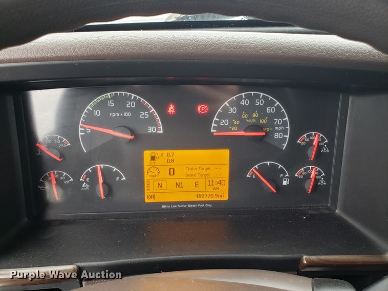 image for item DH5797 2015 Volvo VN semi truck