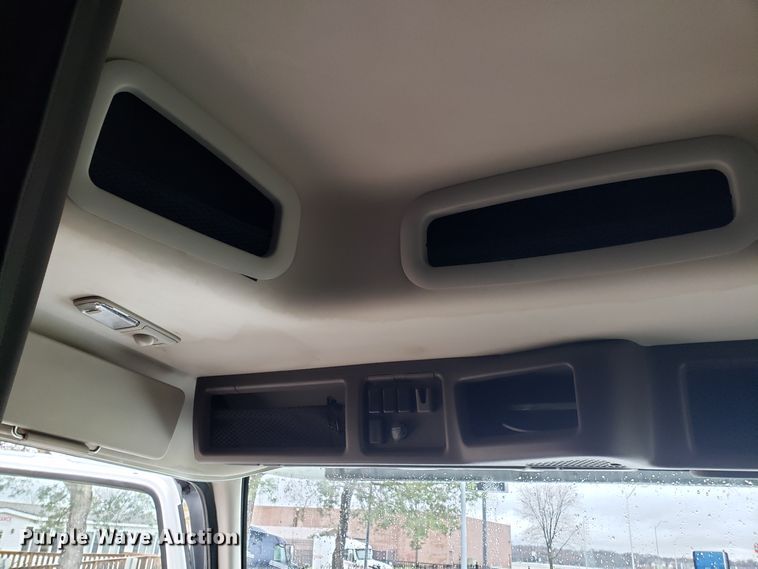 image for item DH5797 2015 Volvo VN semi truck