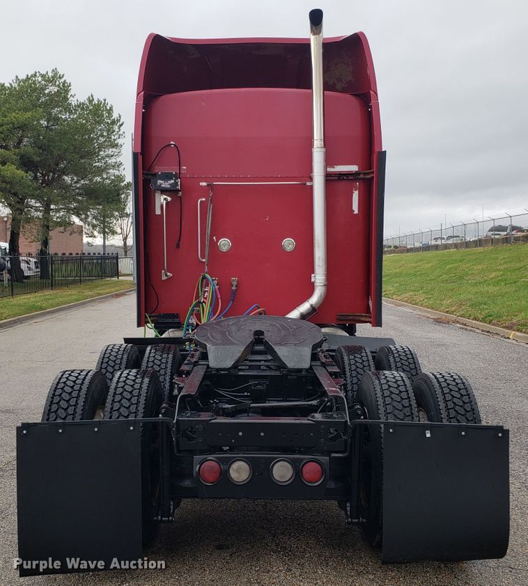 image for item DH5800 2007 Kenworth T600 semi truck