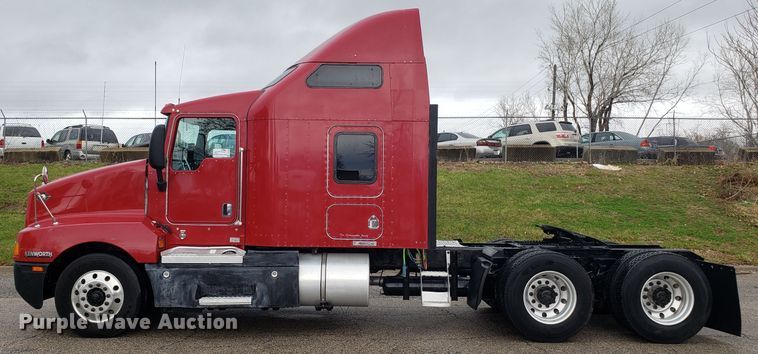image for item DH5800 2007 Kenworth T600 semi truck