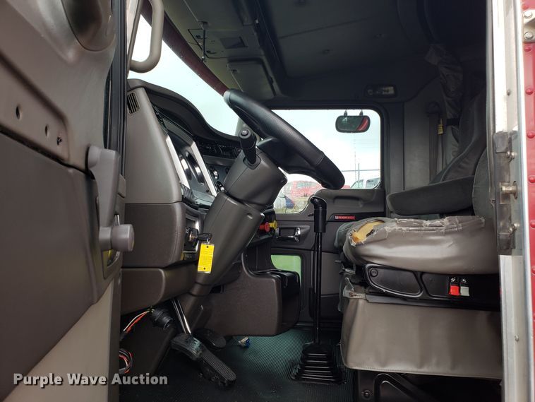 image for item DH5800 2007 Kenworth T600 semi truck