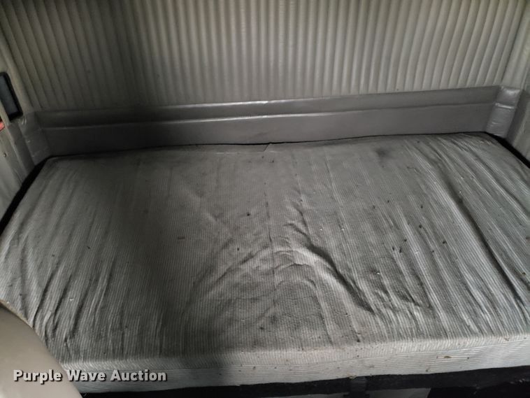 image for item DH5800 2007 Kenworth T600 semi truck