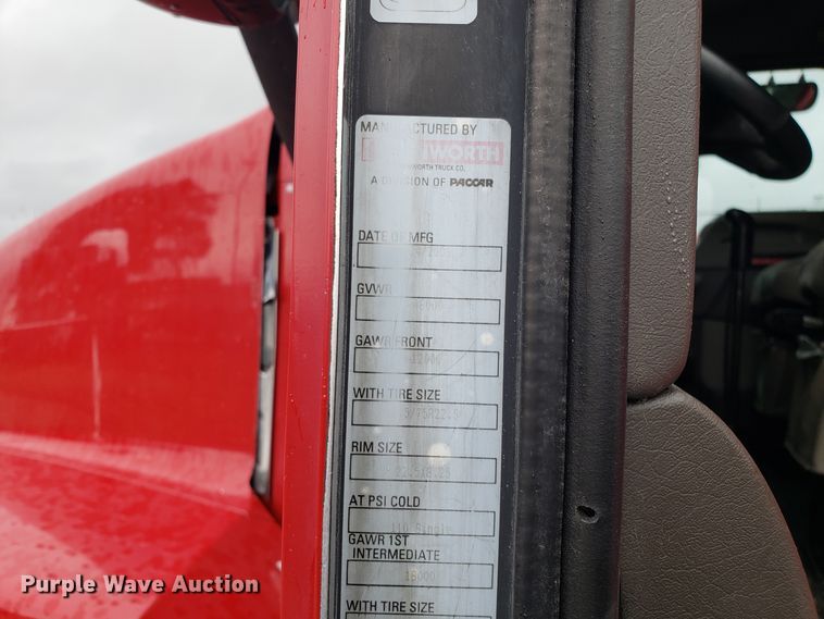 image for item DH5800 2007 Kenworth T600 semi truck