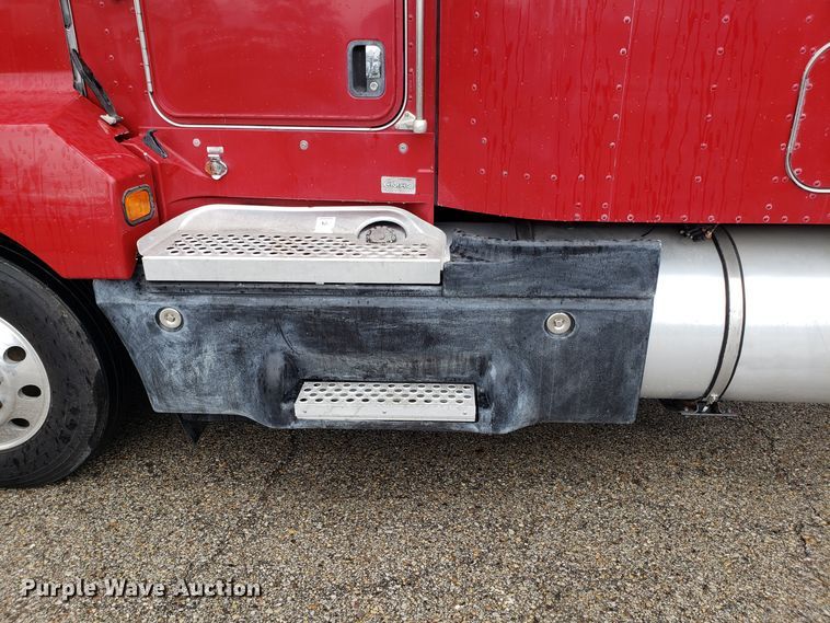 image for item DH5800 2007 Kenworth T600 semi truck