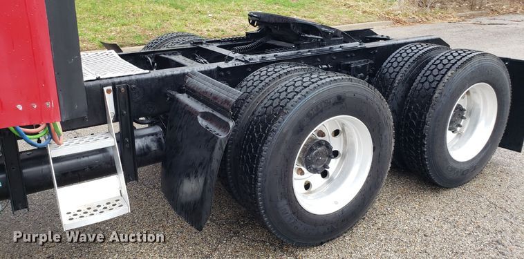 image for item DH5800 2007 Kenworth T600 semi truck