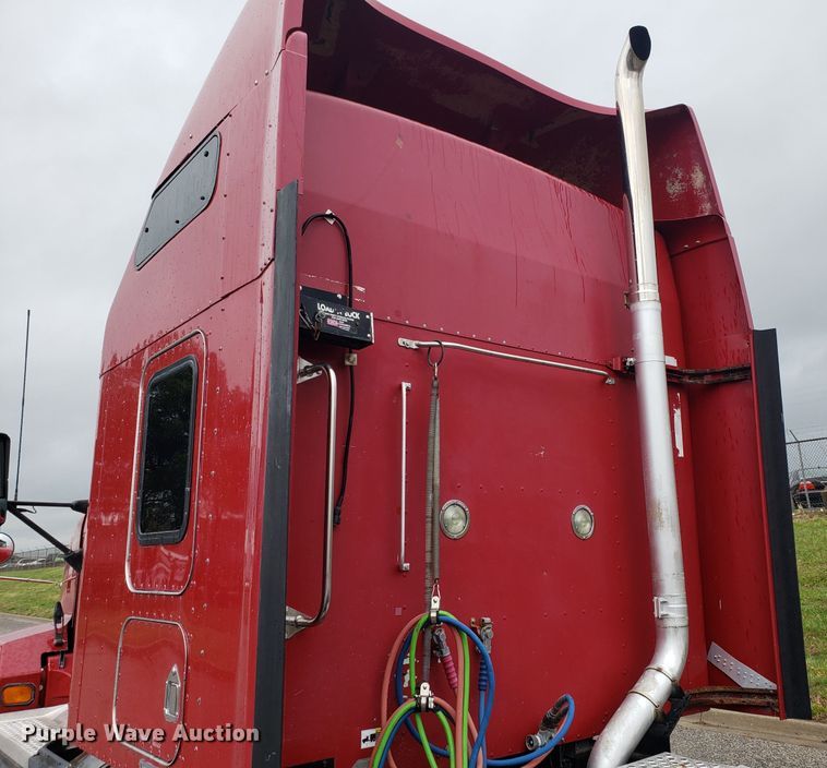 image for item DH5800 2007 Kenworth T600 semi truck