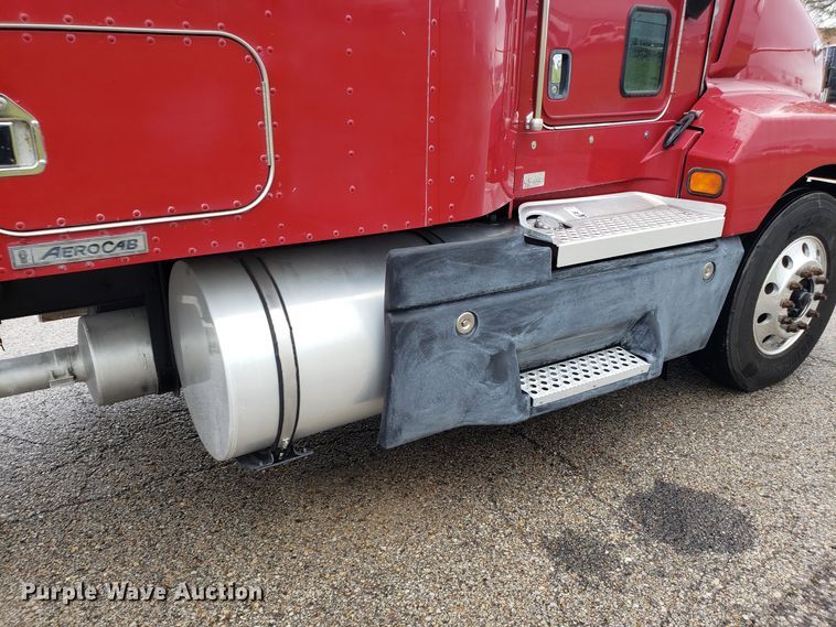 image for item DH5800 2007 Kenworth T600 semi truck