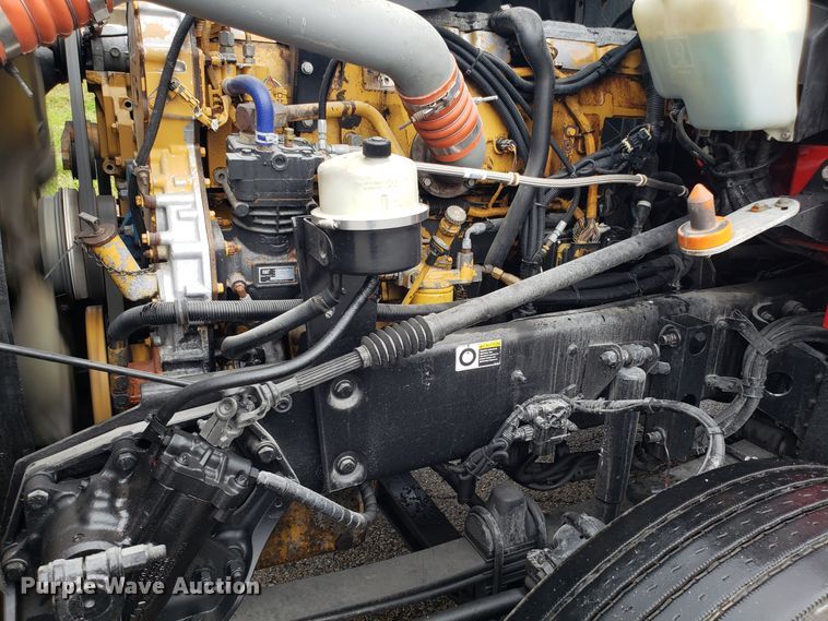 image for item DH5800 2007 Kenworth T600 semi truck