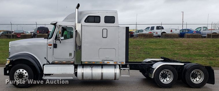 image for item DH5801 2006 International 9900i semi truck