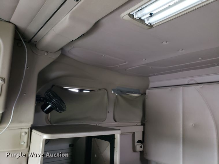 image for item DH5801 2006 International 9900i semi truck