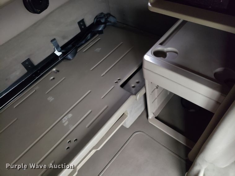 image for item DH5801 2006 International 9900i semi truck