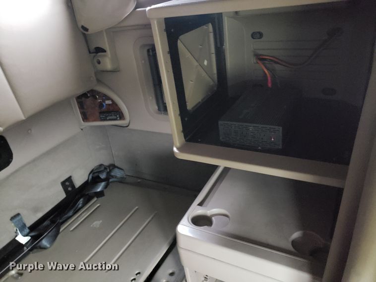 image for item DH5801 2006 International 9900i semi truck