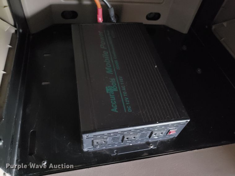 image for item DH5801 2006 International 9900i semi truck