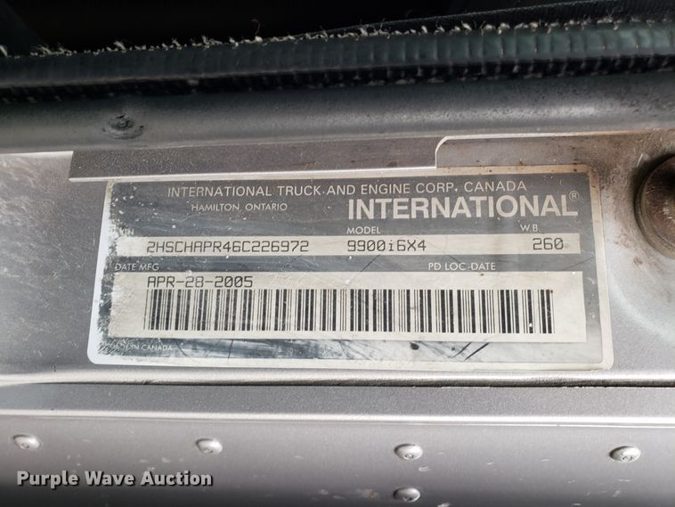 image for item DH5801 2006 International 9900i semi truck