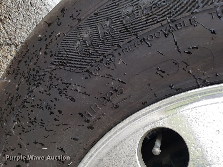 image for item DH5801 2006 International 9900i semi truck