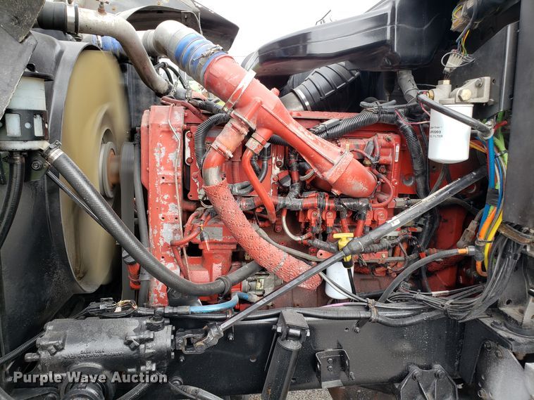 image for item DH5801 2006 International 9900i semi truck