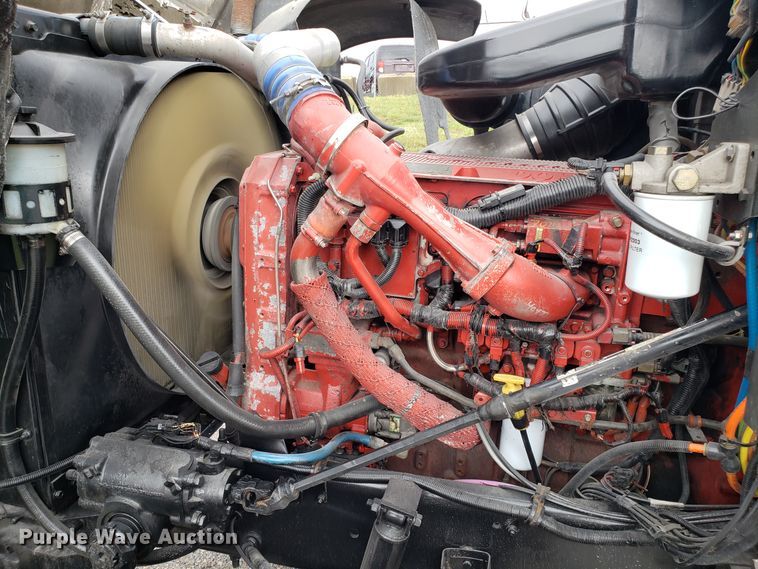 image for item DH5801 2006 International 9900i semi truck