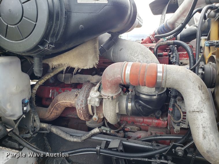 image for item DH5801 2006 International 9900i semi truck