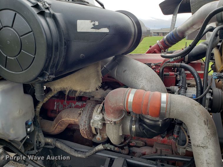 image for item DH5801 2006 International 9900i semi truck