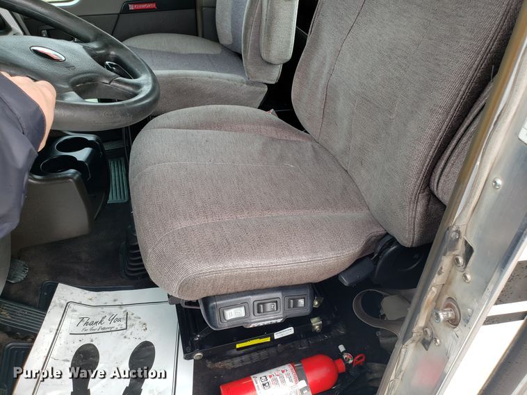 image for item DH5802 2013 Kenworth T800 semi truck