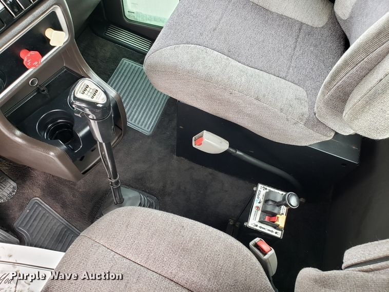 image for item DH5802 2013 Kenworth T800 semi truck