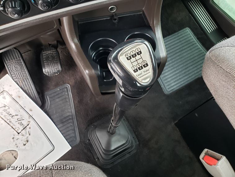 image for item DH5802 2013 Kenworth T800 semi truck