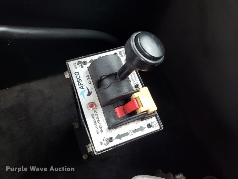 image for item DH5802 2013 Kenworth T800 semi truck