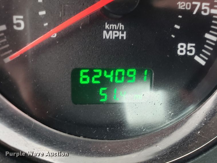 image for item DH5802 2013 Kenworth T800 semi truck