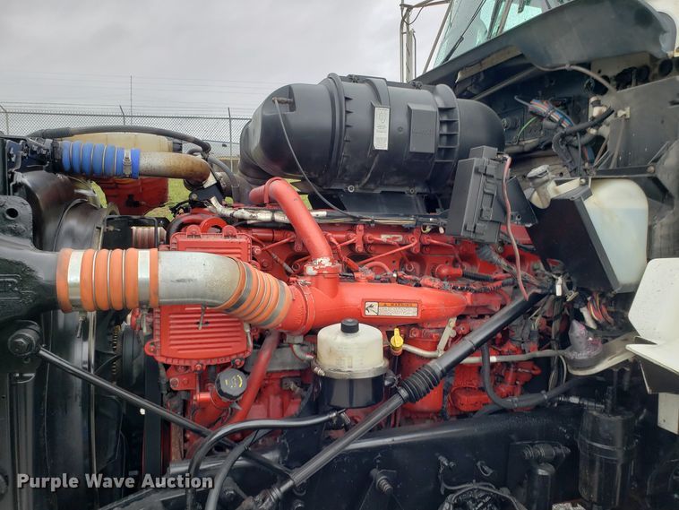 image for item DH5802 2013 Kenworth T800 semi truck