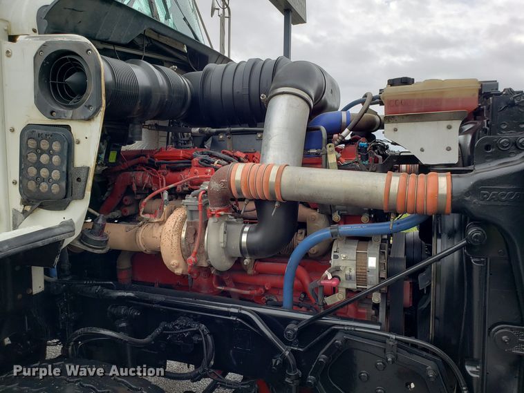 image for item DH5802 2013 Kenworth T800 semi truck